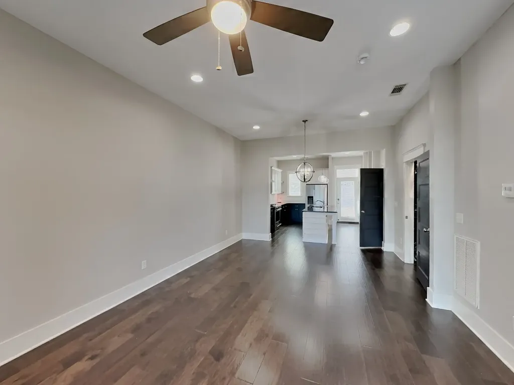 6813 Charlotte Pike Nashville TN 37209