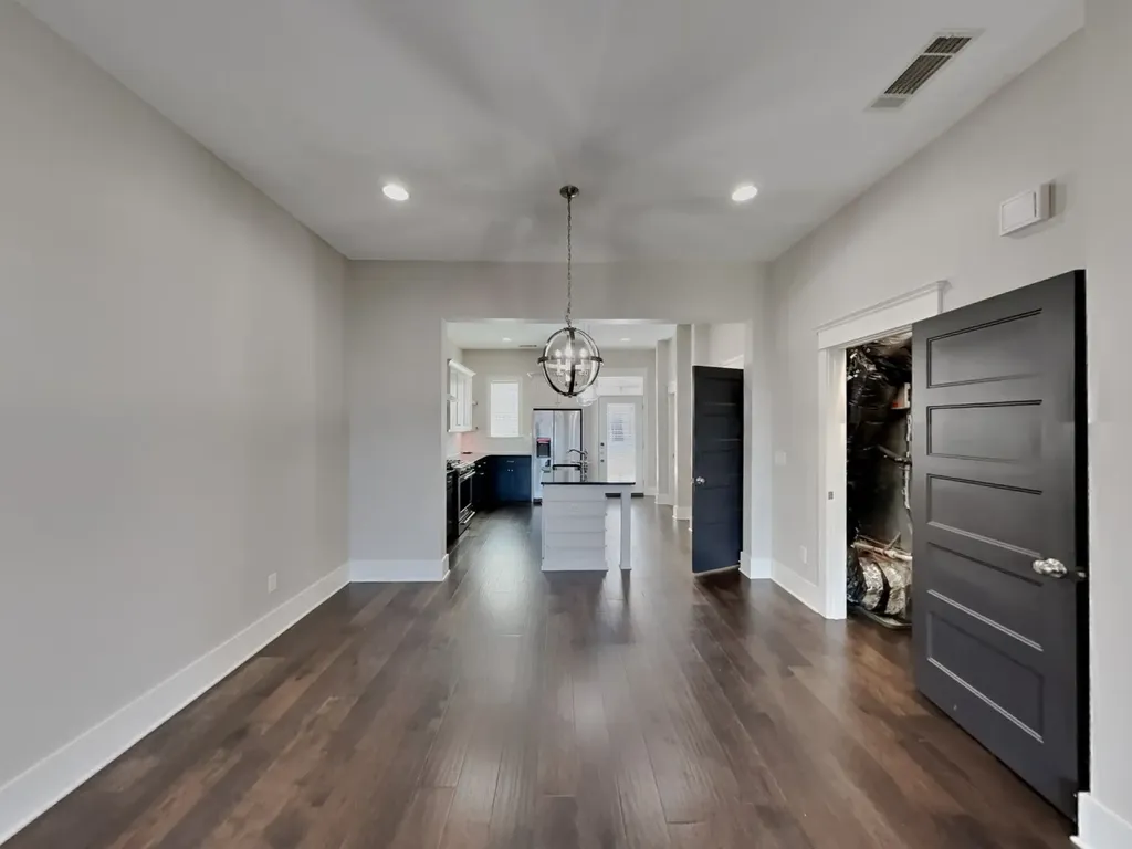 6813 Charlotte Pike Nashville TN 37209