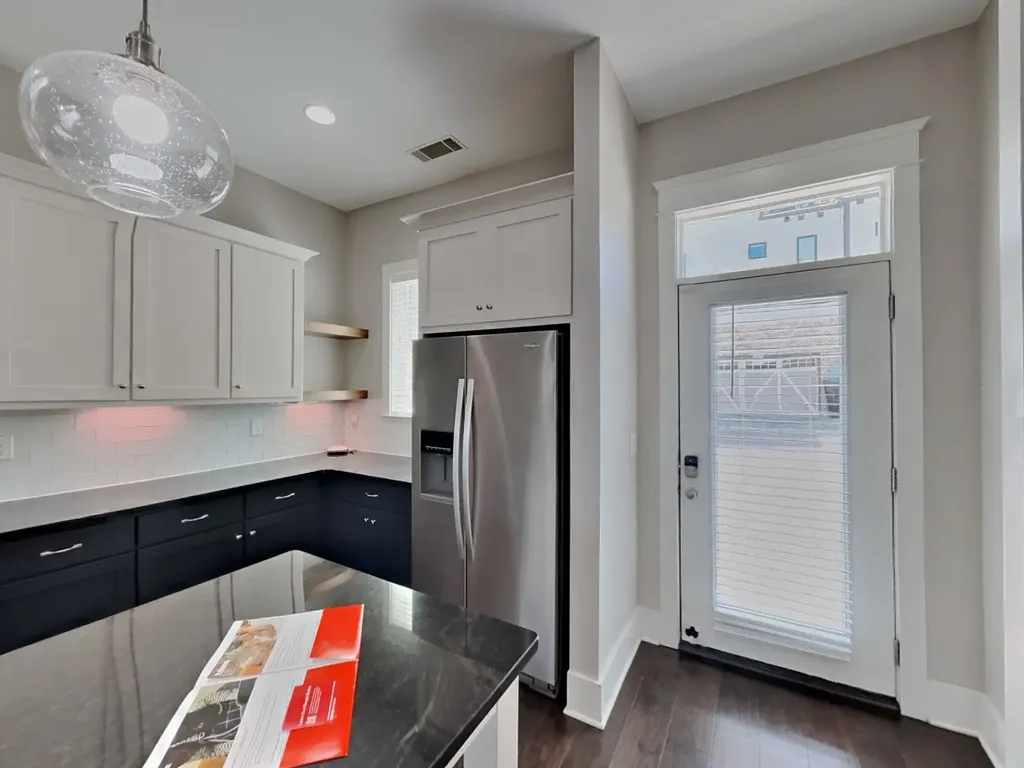 6813 Charlotte Pike Nashville TN 37209