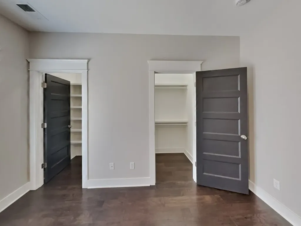 6813 Charlotte Pike Nashville TN 37209
