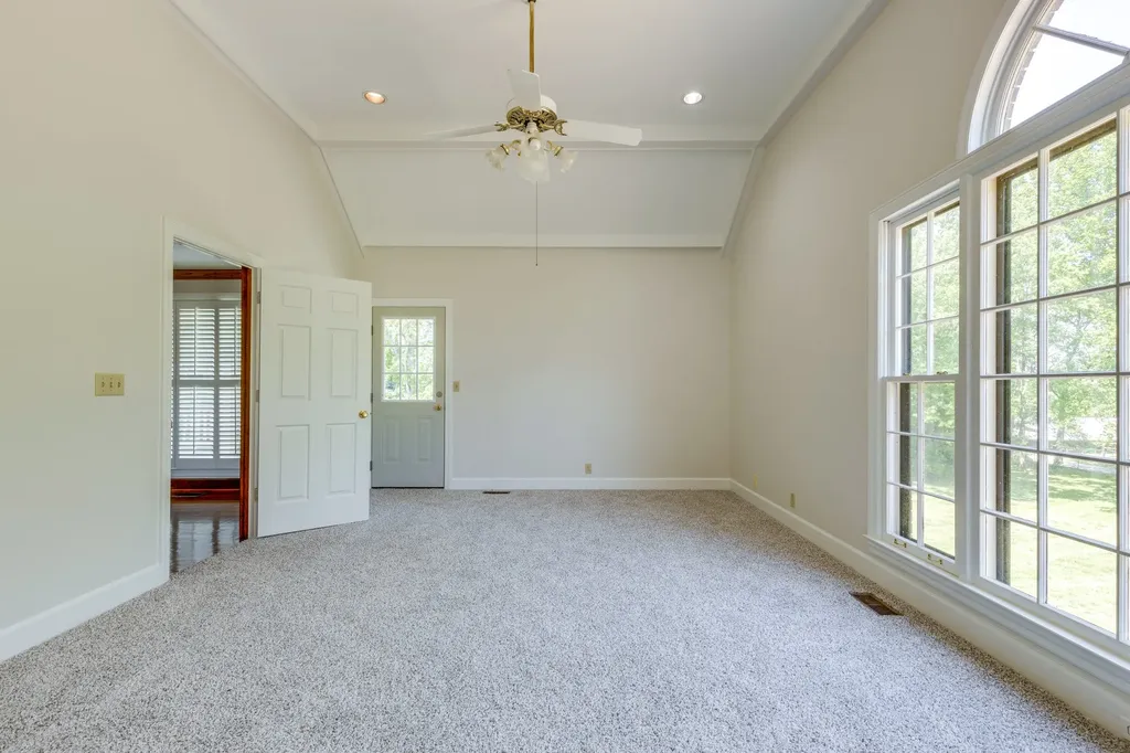 325 Clearview Drive Springfield TN 37172