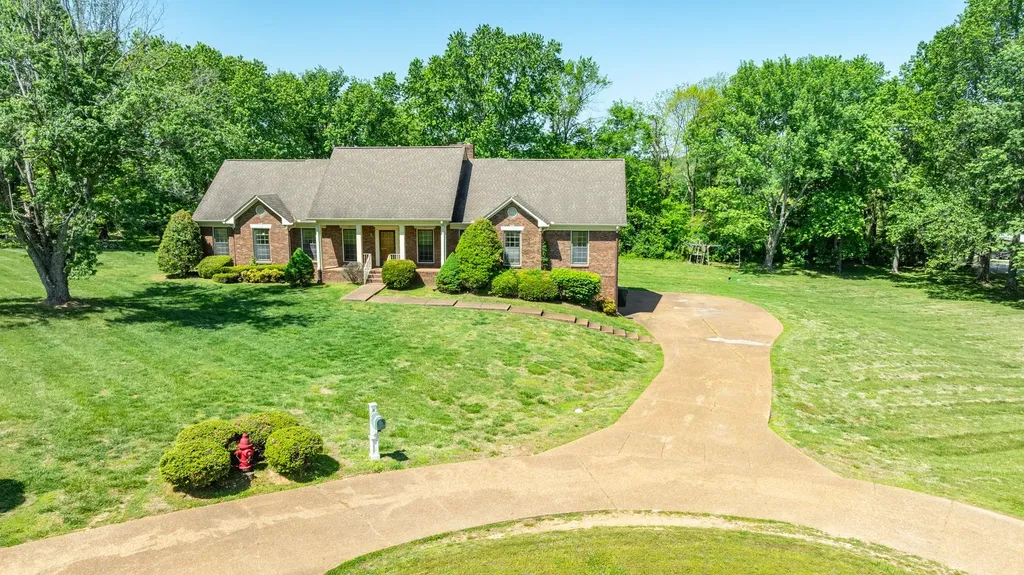 325 Clearview Drive Springfield TN 37172