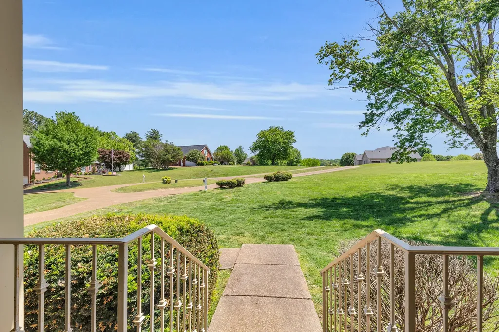325 Clearview Drive Springfield TN 37172