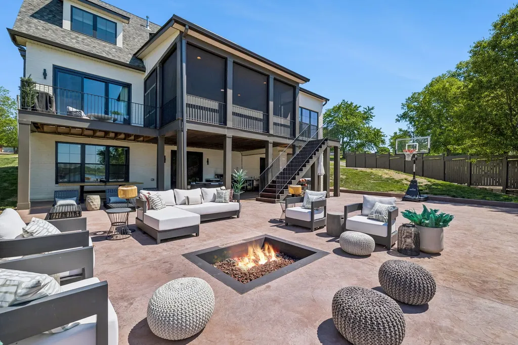 112 Sterling Road Hendersonville TN 37075
