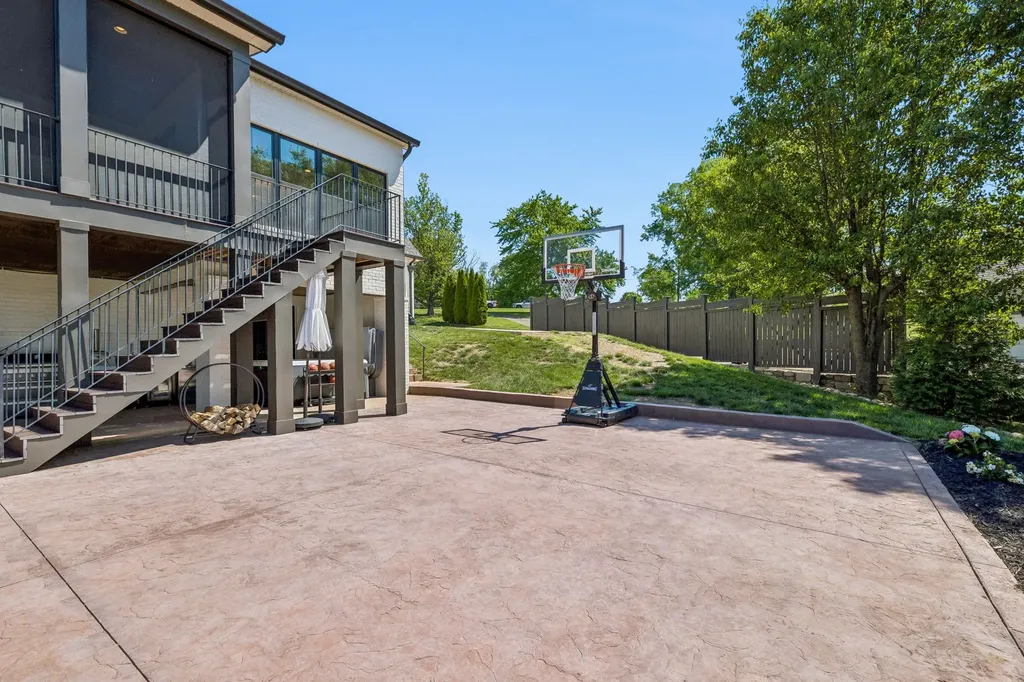 112 Sterling Road Hendersonville TN 37075