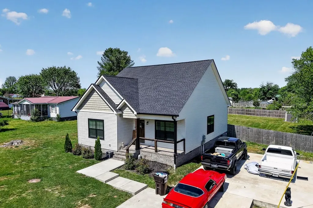 7240 Old Smithville Hwy, S Sparta TN 38583
