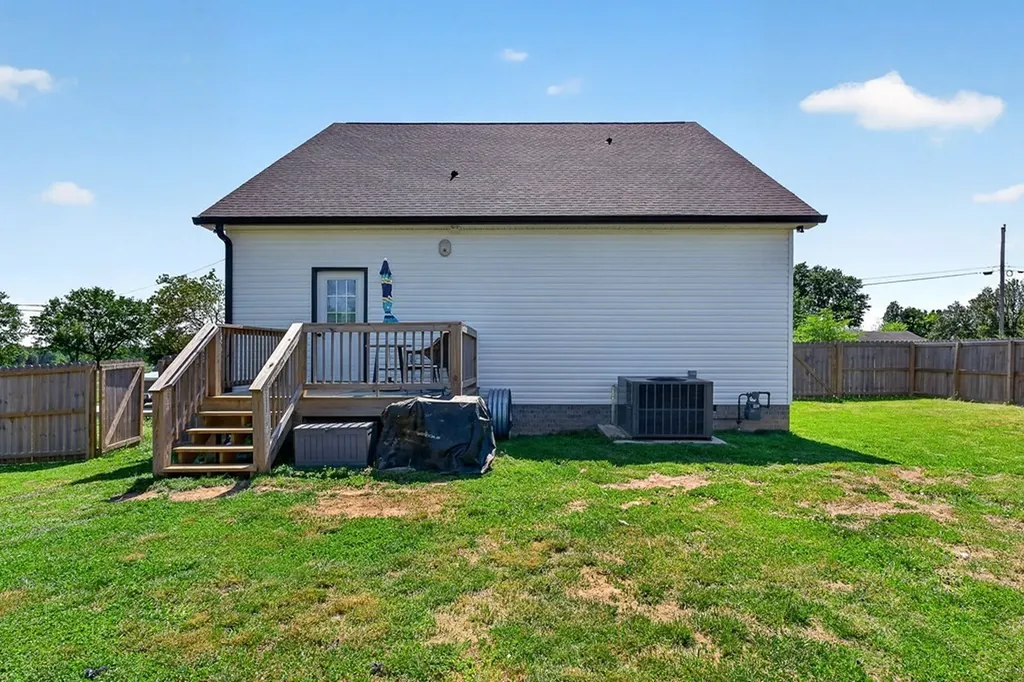 7240 Old Smithville Hwy, S Sparta TN 38583