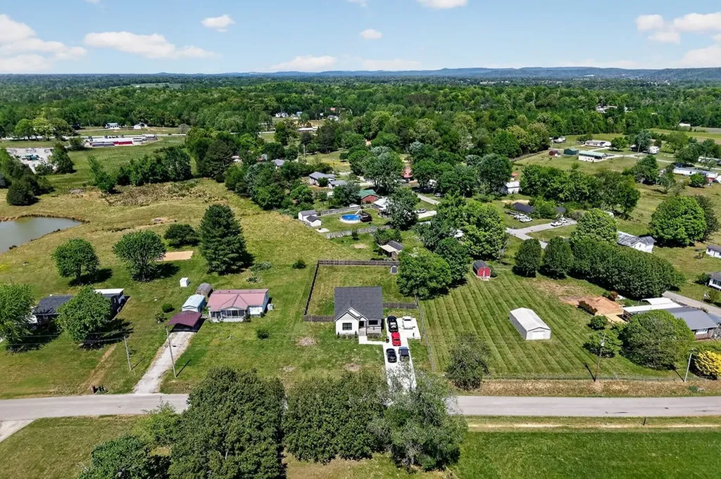7240 Old Smithville Hwy, S Sparta TN 38583