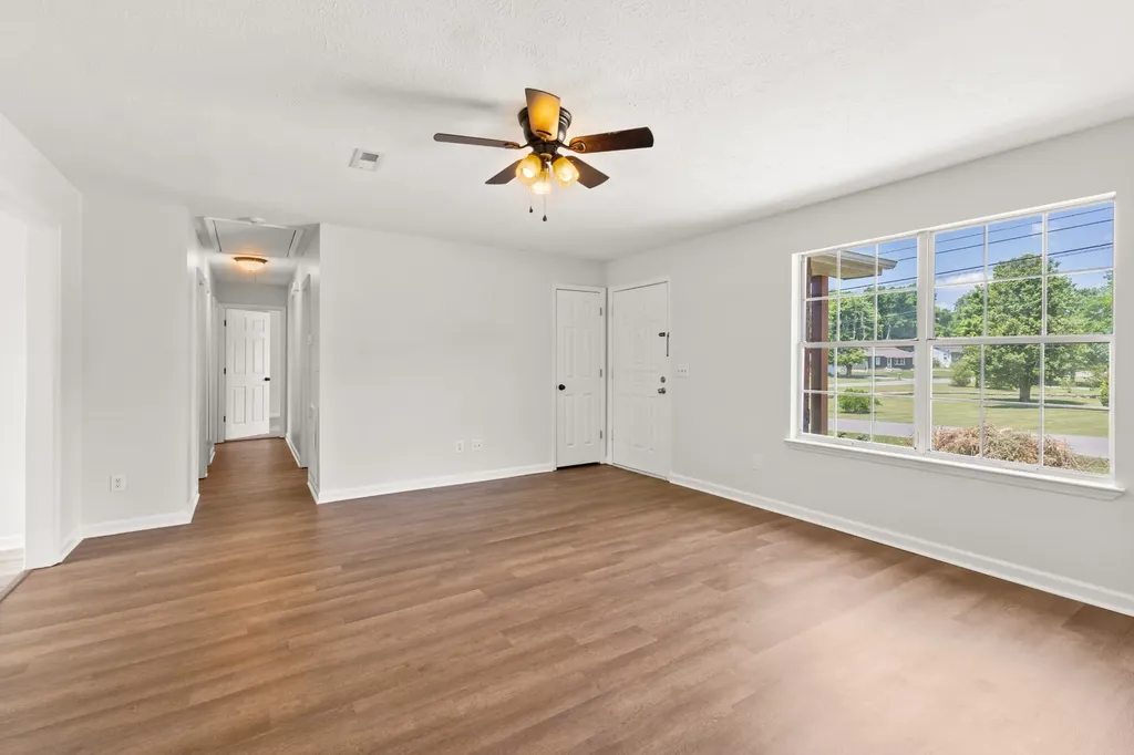 207 Juanita Avenue Gallatin TN 37066