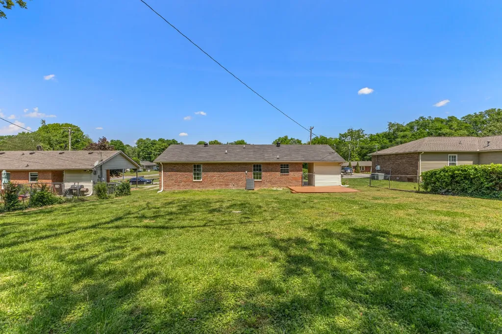 207 Juanita Avenue Gallatin TN 37066