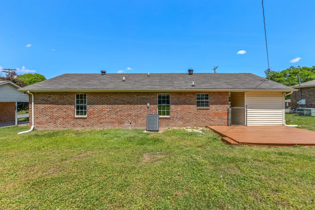 207 Juanita Avenue Gallatin TN 37066