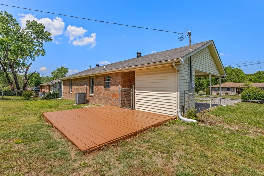 207 Juanita Avenue Gallatin TN 37066
