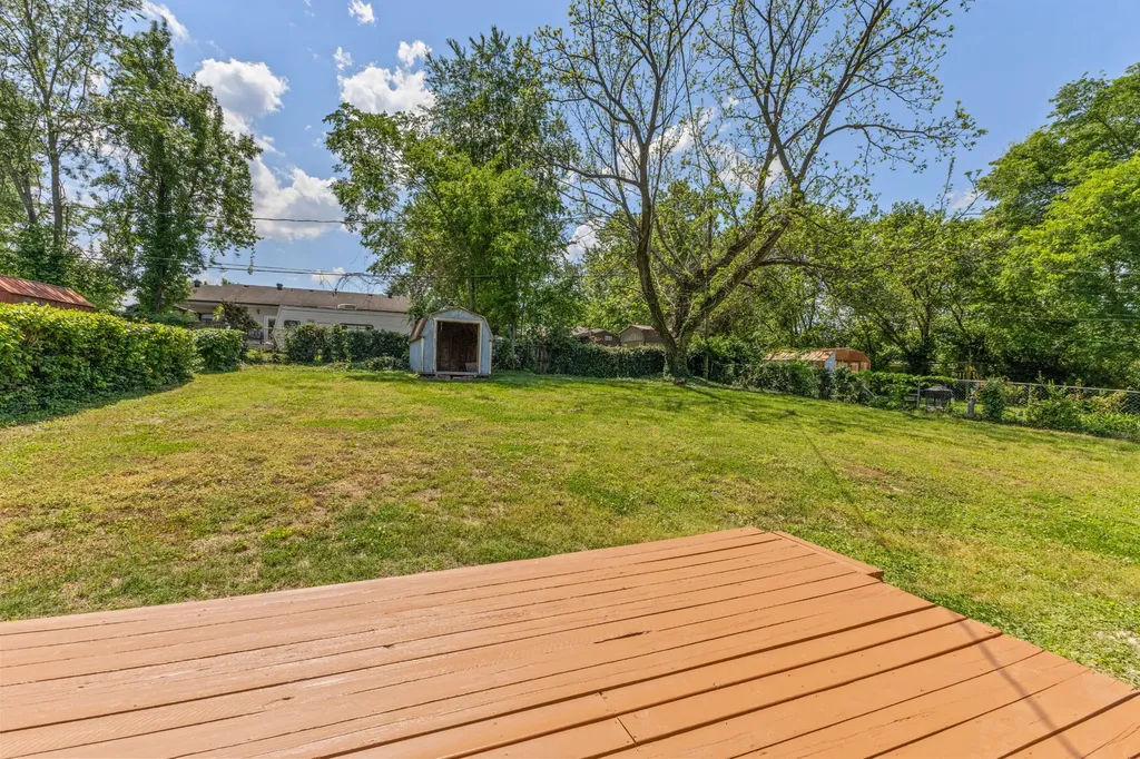 207 Juanita Avenue Gallatin TN 37066