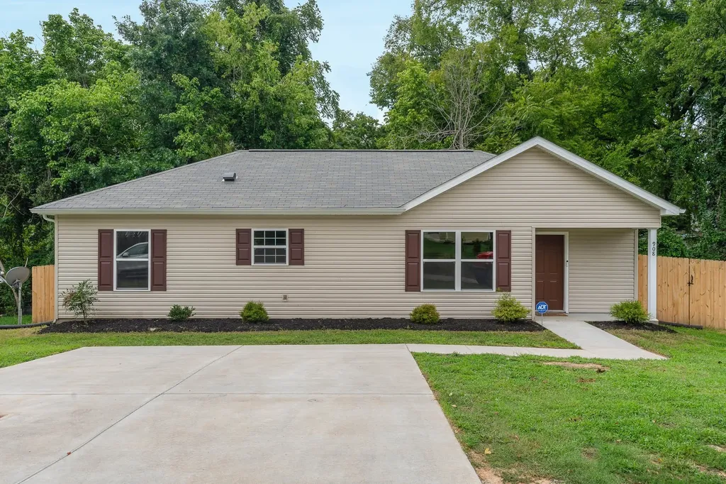 908 Mapleash Avenue Columbia TN 38401