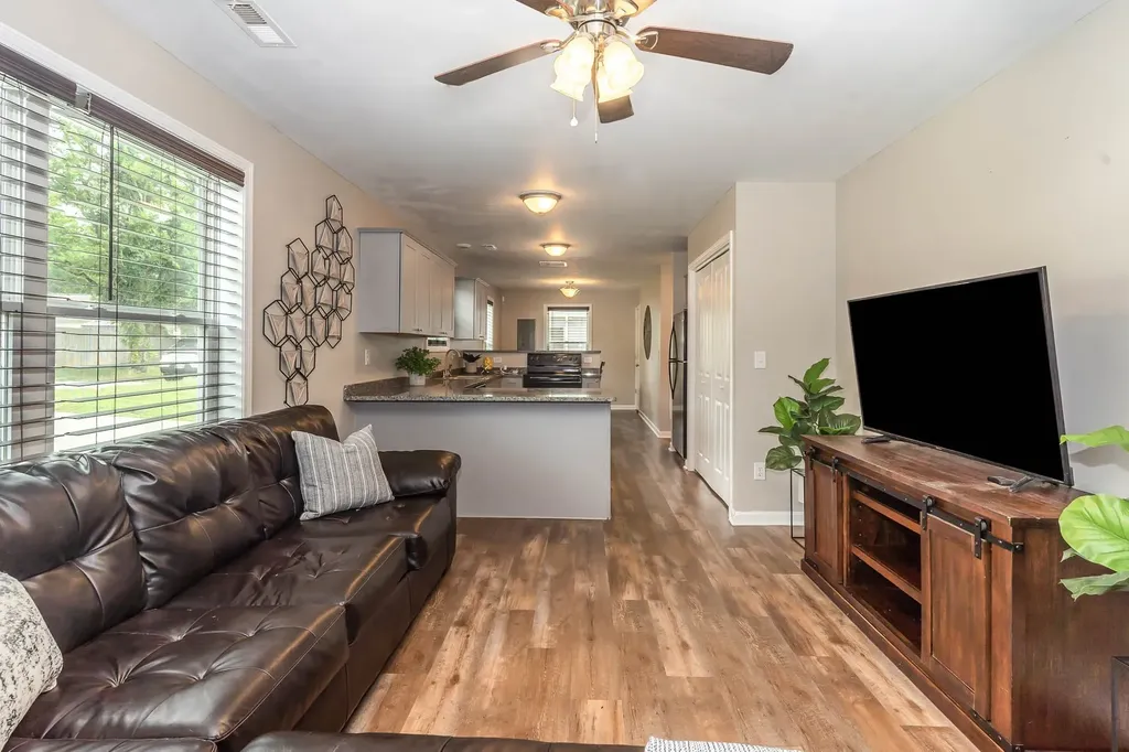 908 Mapleash Avenue Columbia TN 38401
