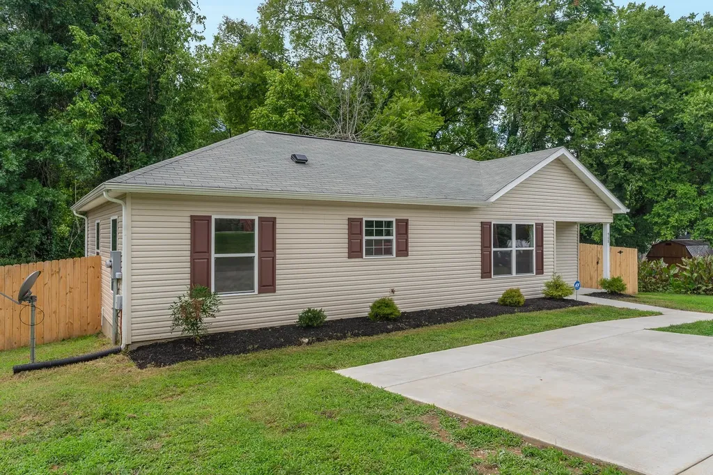 908 Mapleash Avenue Columbia TN 38401