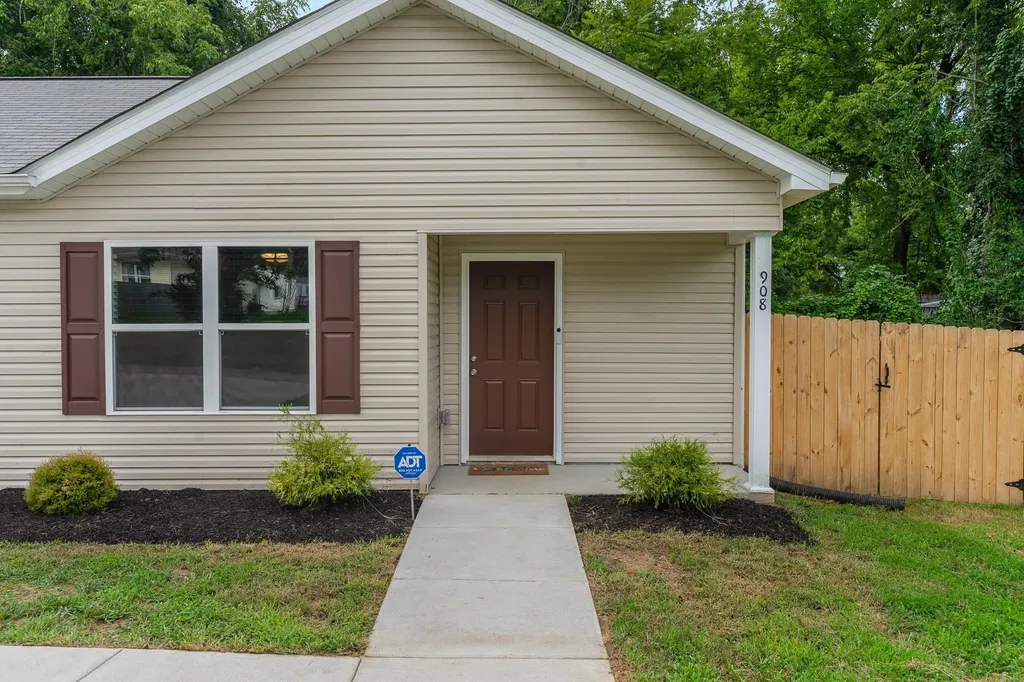 908 Mapleash Avenue Columbia TN 38401