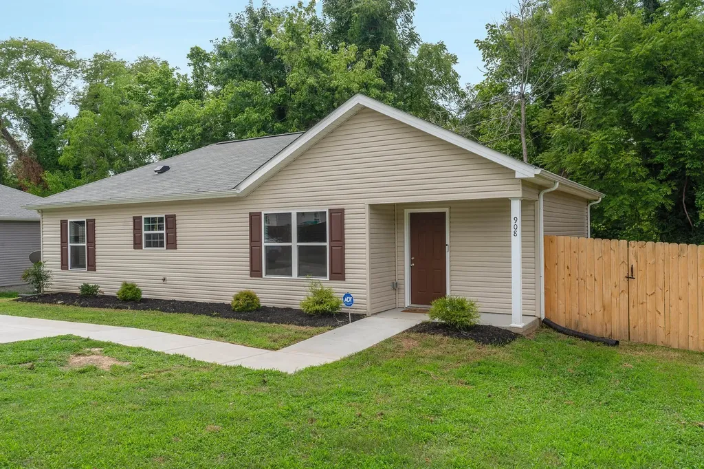 908 Mapleash Avenue Columbia TN 38401