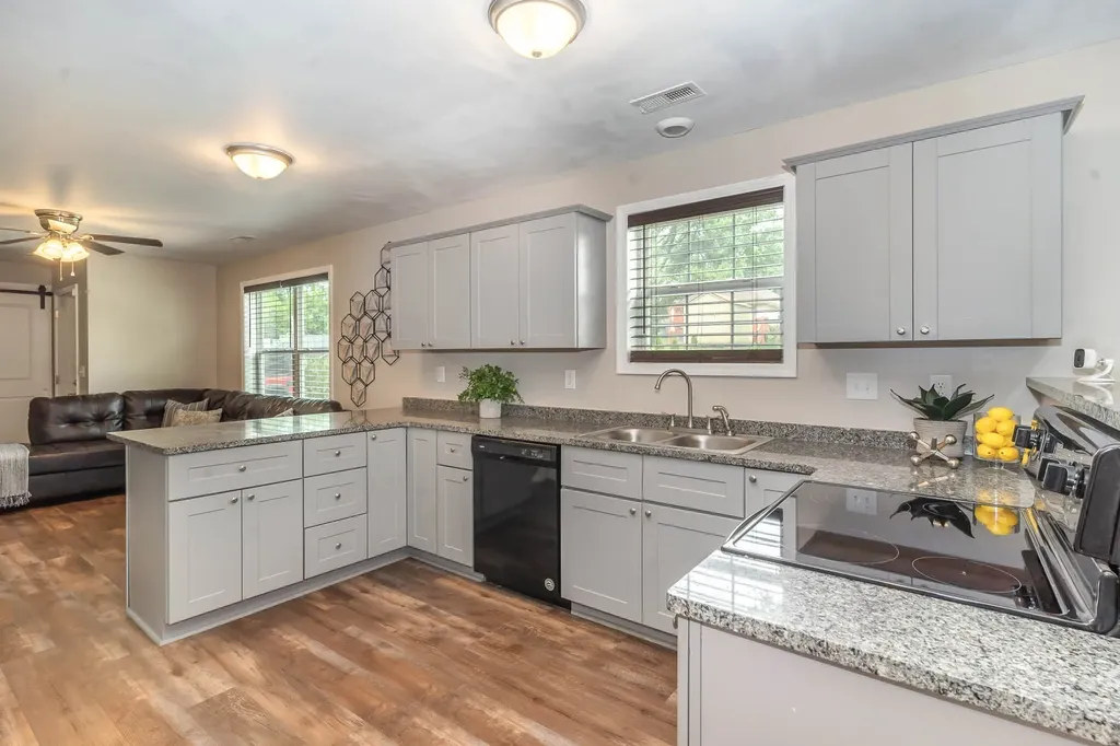908 Mapleash Avenue Columbia TN 38401