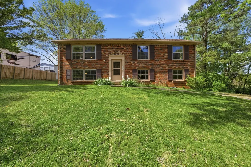 1286 Slayden Circle Clarksville TN 37040