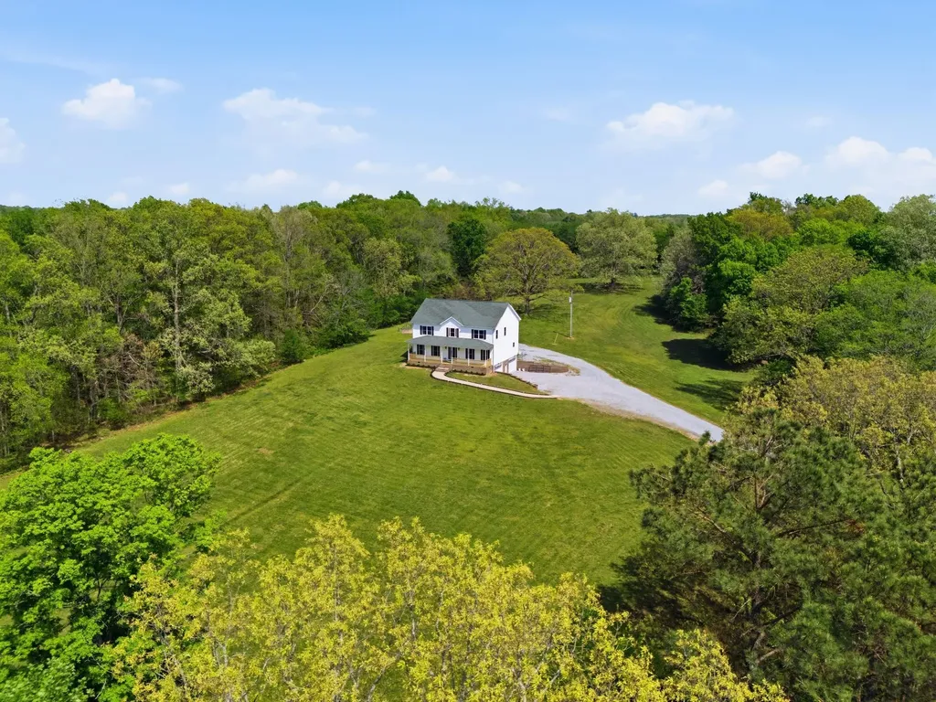 985 Furnace Hollow Road Dickson TN 37055