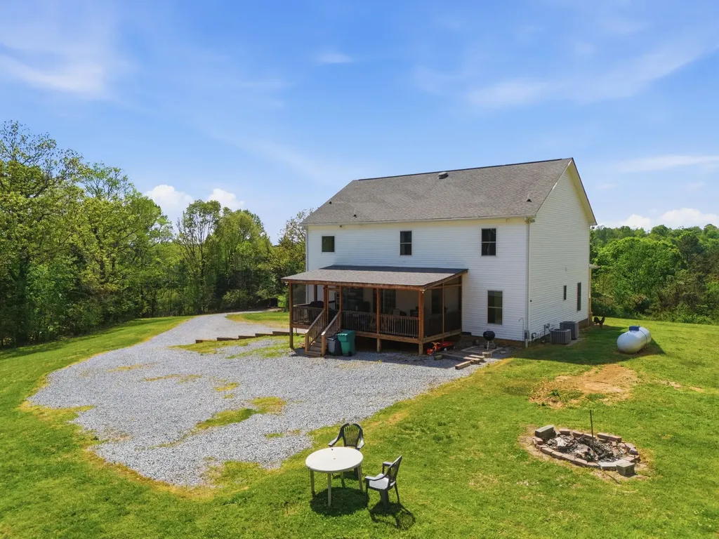 985 Furnace Hollow Road Dickson TN 37055