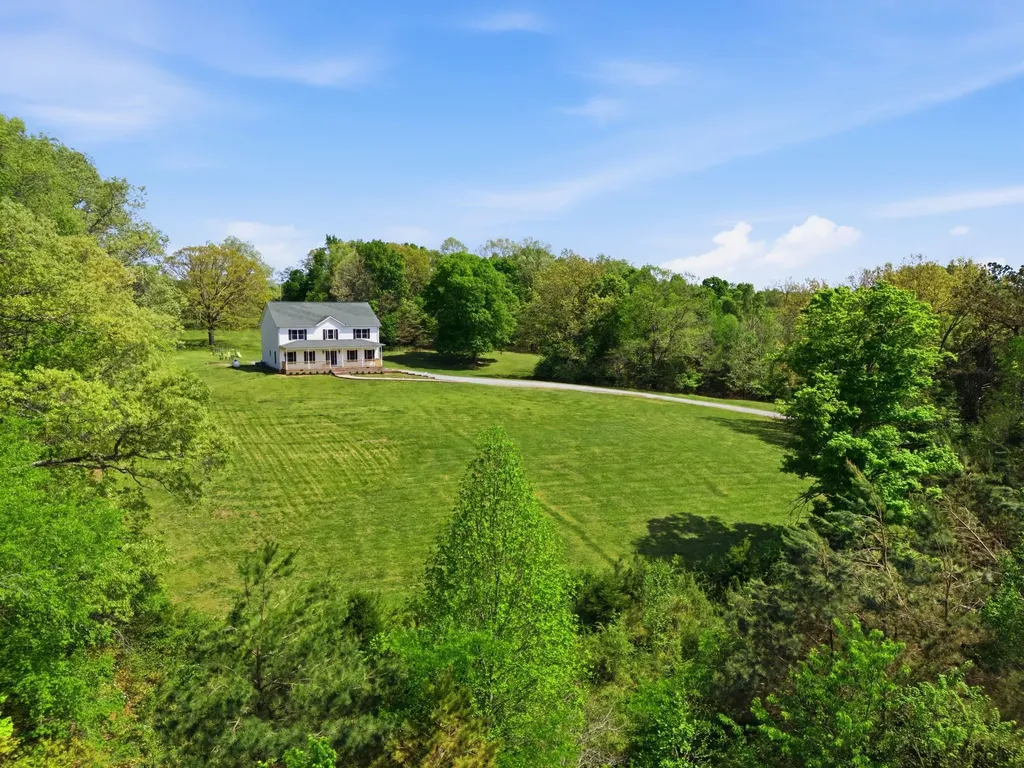 985 Furnace Hollow Road Dickson TN 37055