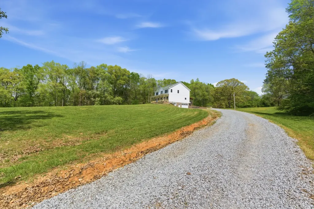 985 Furnace Hollow Road Dickson TN 37055