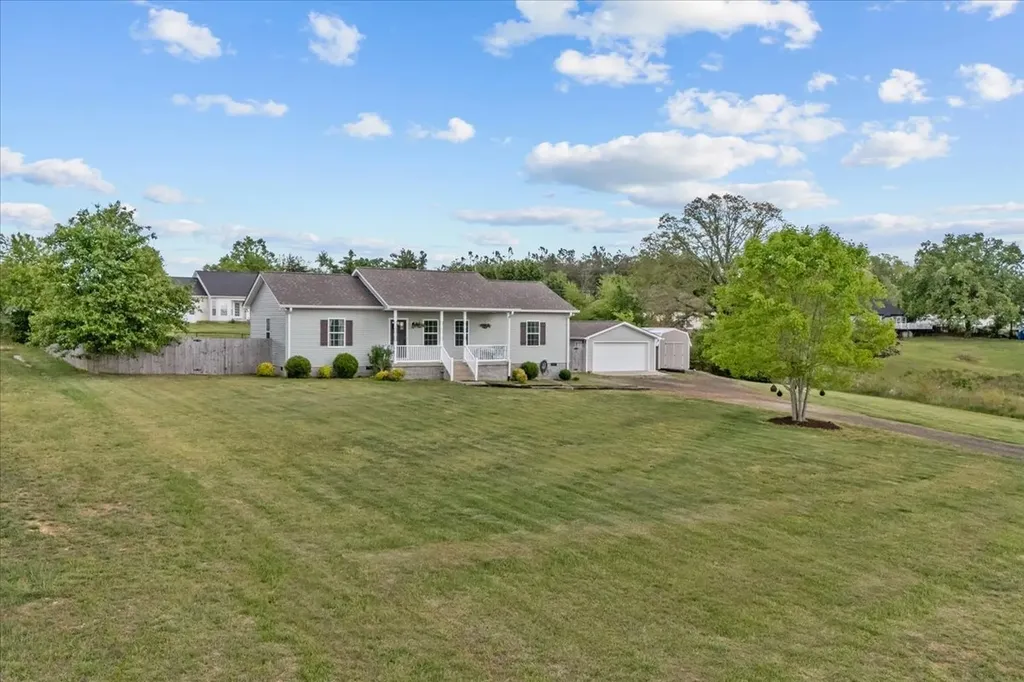 17041 Pond Circle Bon Aqua TN 37025