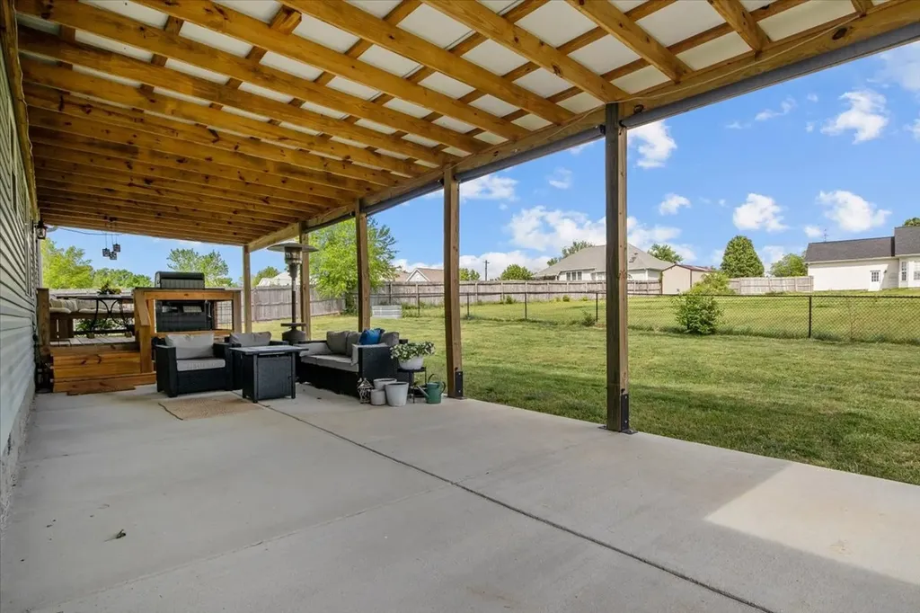 17041 Pond Circle Bon Aqua TN 37025