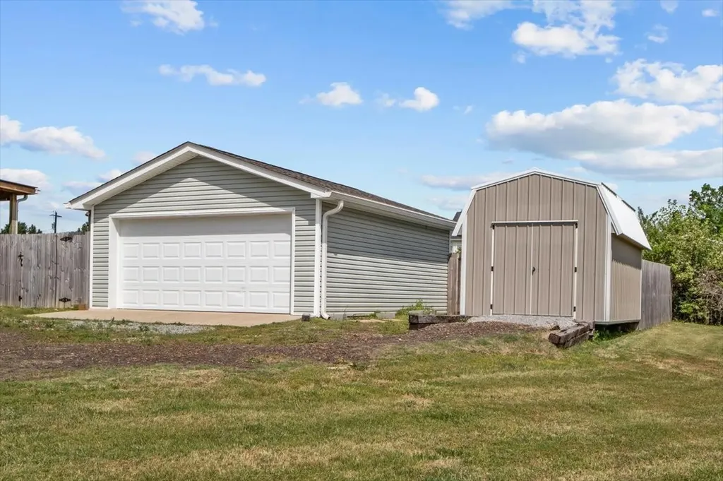 17041 Pond Circle Bon Aqua TN 37025