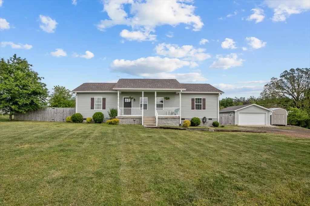 17041 Pond Circle Bon Aqua TN 37025