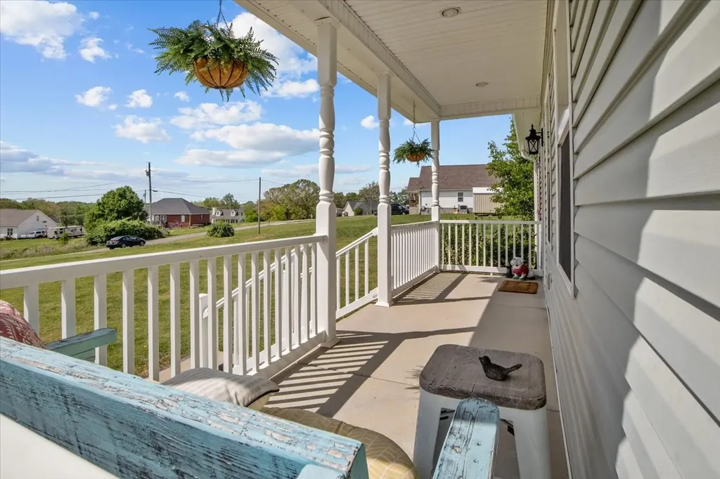 17041 Pond Circle Bon Aqua TN 37025