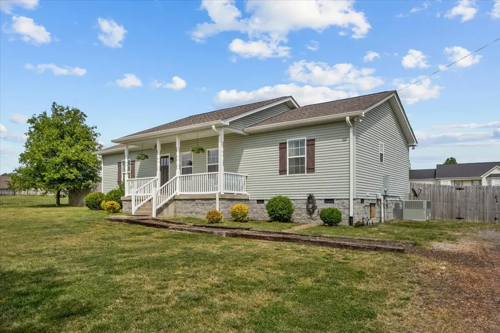 17041 Pond Circle Bon Aqua TN 37025
