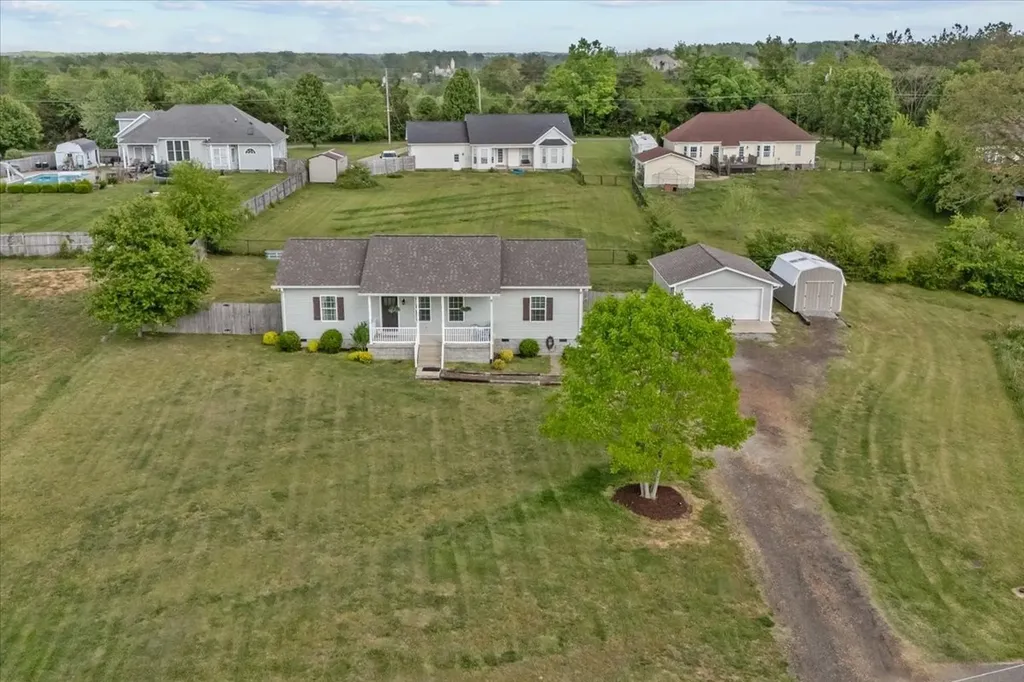 17041 Pond Circle Bon Aqua TN 37025