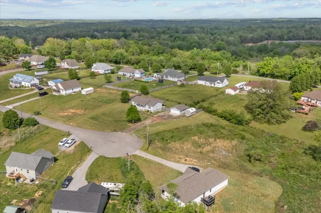 17041 Pond Circle Bon Aqua TN 37025