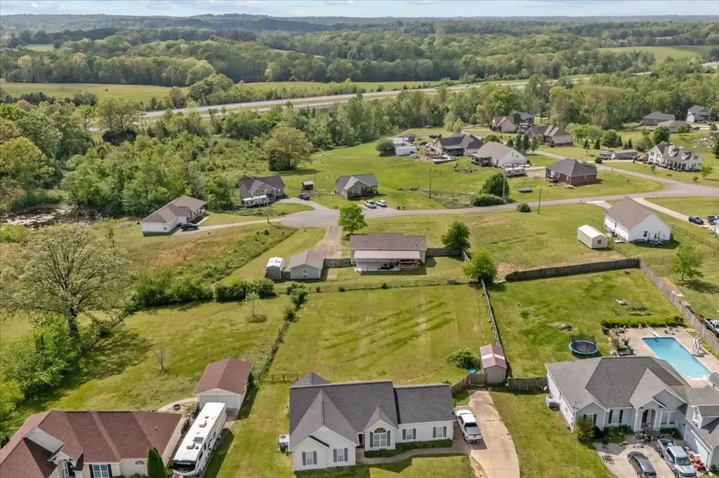 17041 Pond Circle Bon Aqua TN 37025