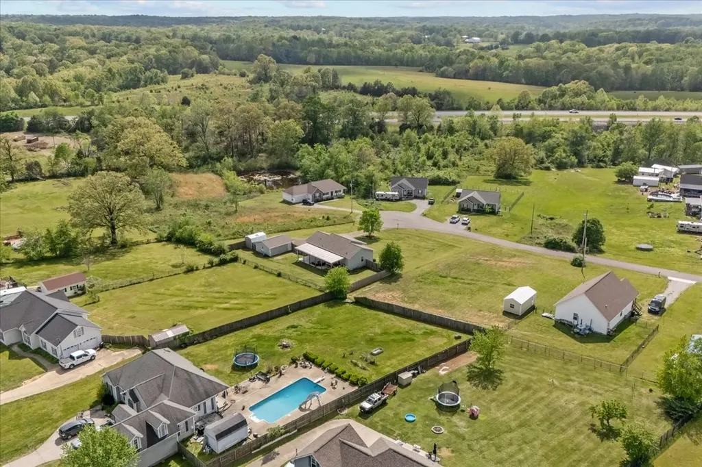 17041 Pond Circle Bon Aqua TN 37025
