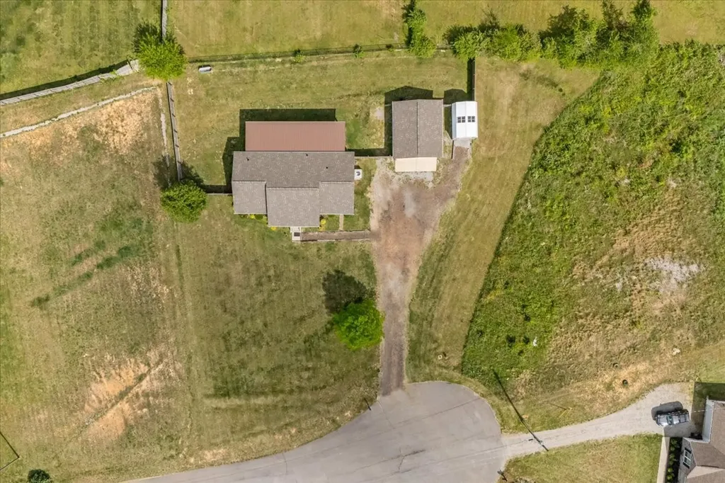 17041 Pond Circle Bon Aqua TN 37025