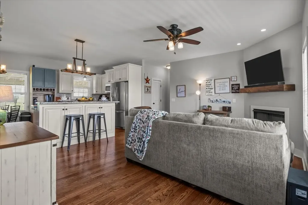 17041 Pond Circle Bon Aqua TN 37025