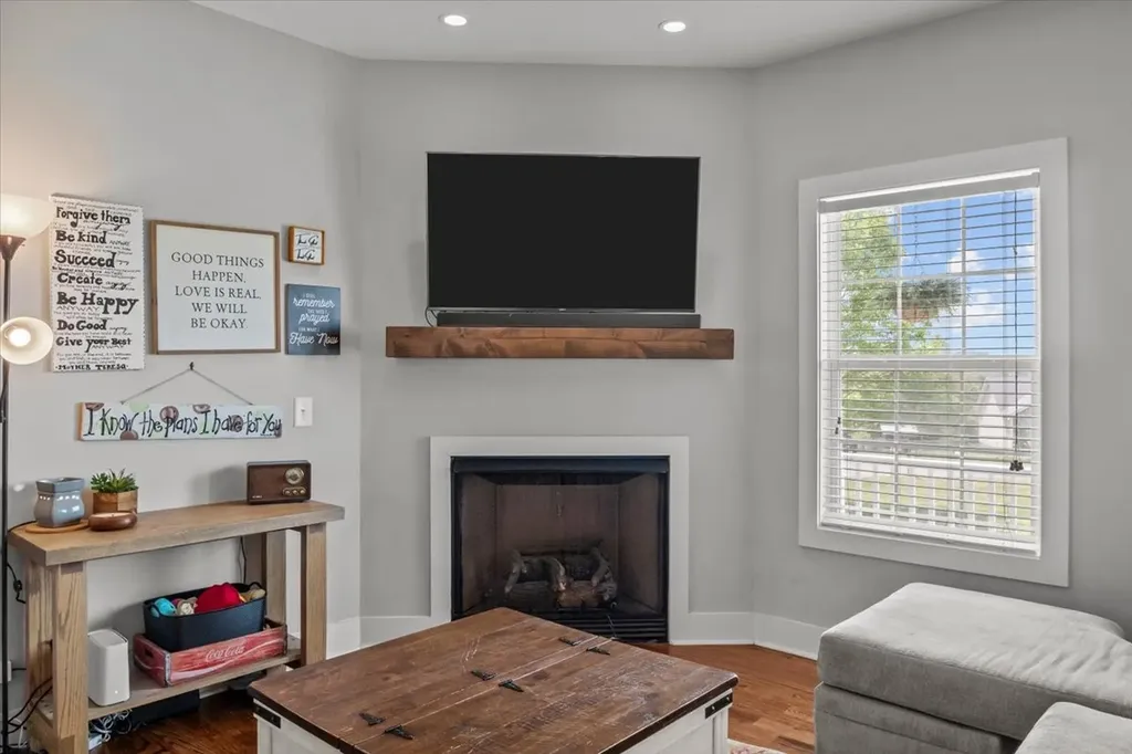 17041 Pond Circle Bon Aqua TN 37025