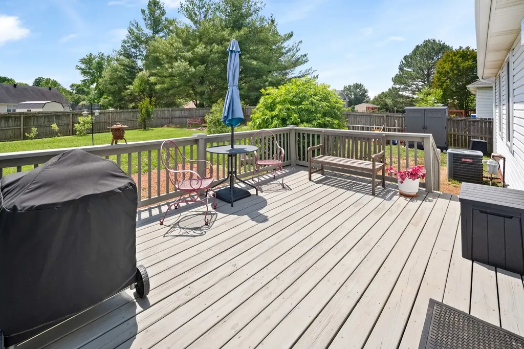 3418 Poplar Hill Clarksville TN 37043