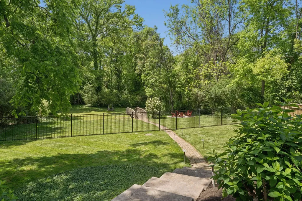 413 Lynnwood Boulevard Nashville TN 37205