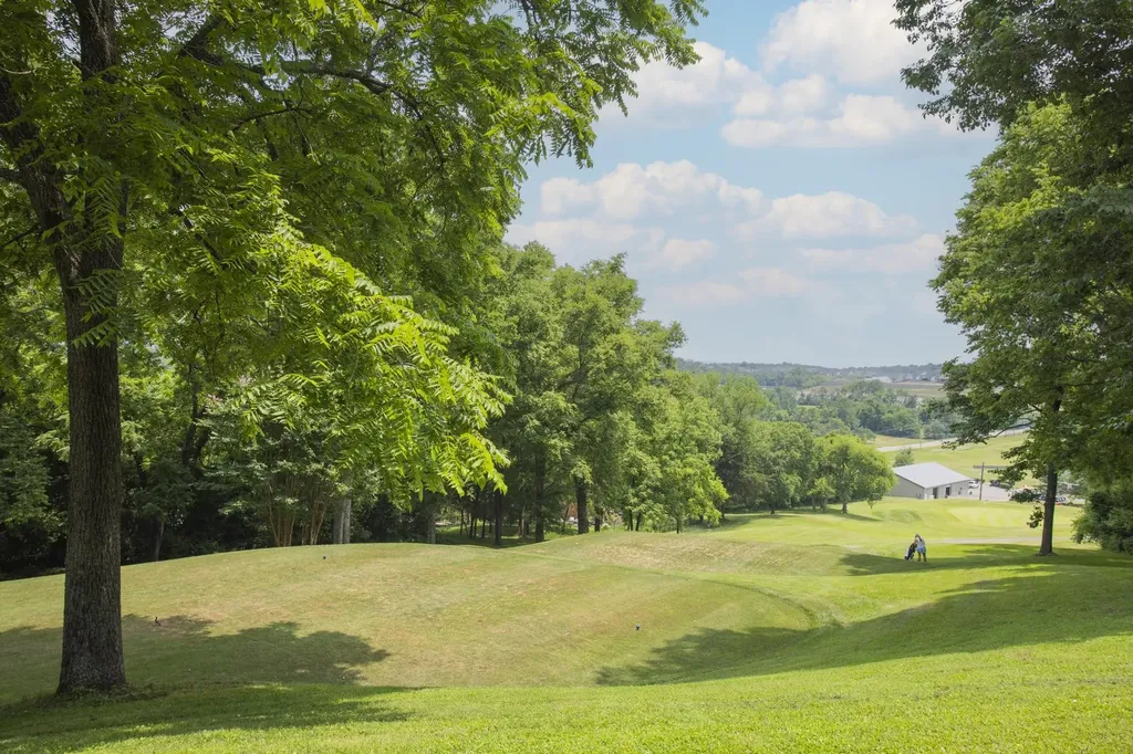 111 Country Hills Drive Hendersonville TN 37075