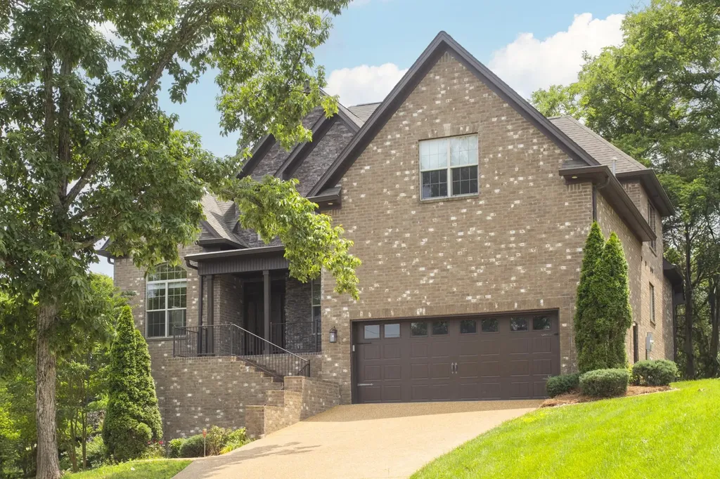 111 Country Hills Drive Hendersonville TN 37075