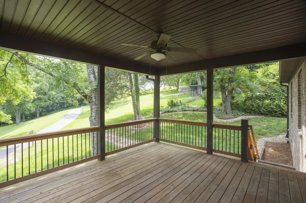 111 Country Hills Drive Hendersonville TN 37075
