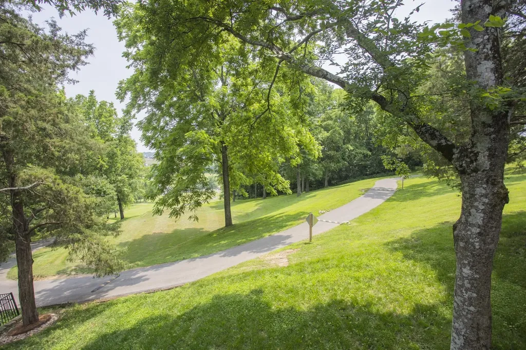 111 Country Hills Drive Hendersonville TN 37075