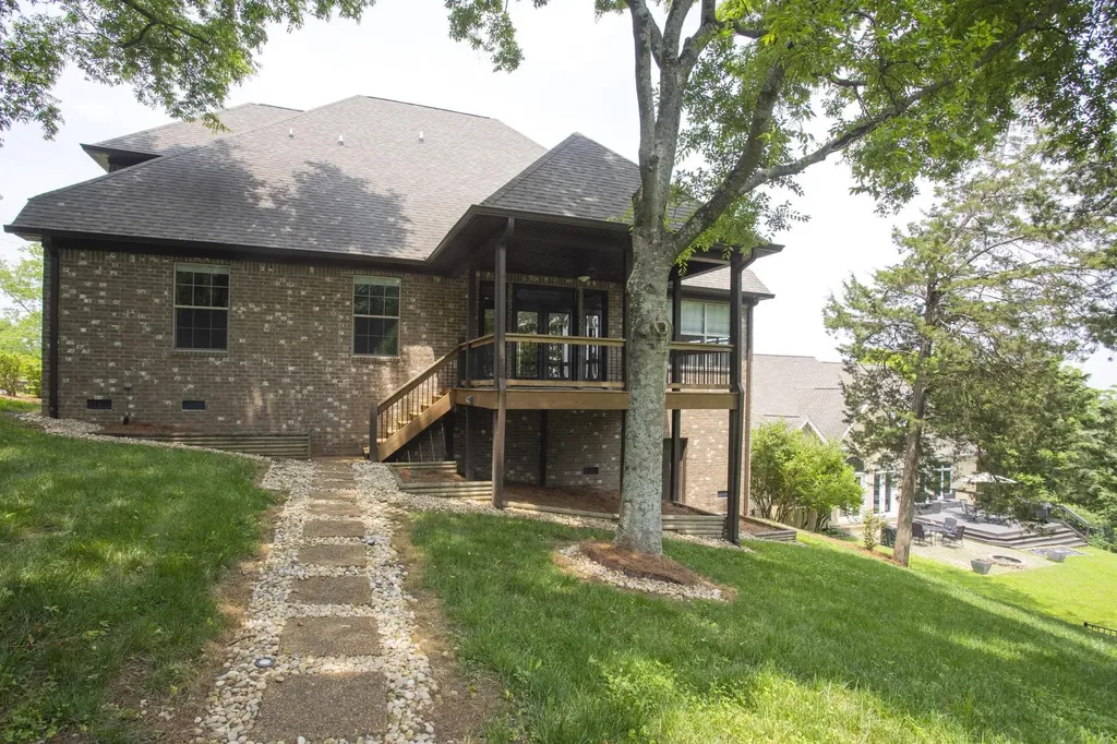 111 Country Hills Drive Hendersonville TN 37075