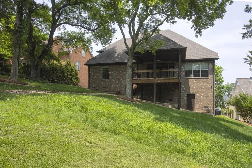 111 Country Hills Drive Hendersonville TN 37075