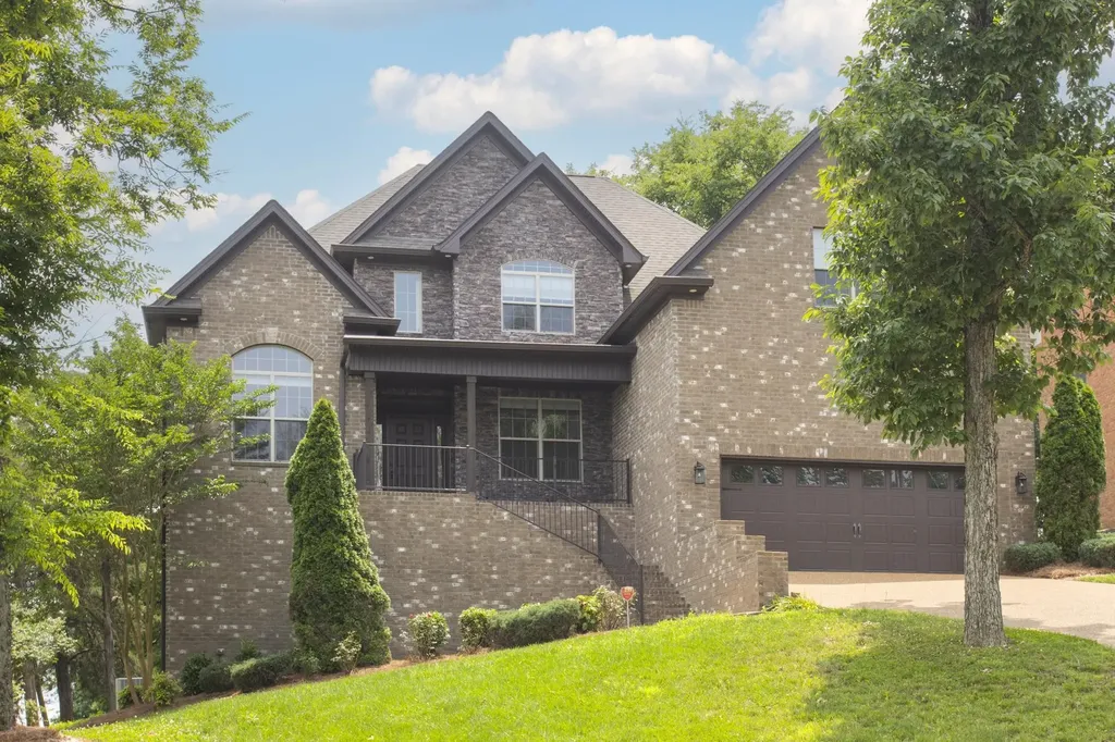 111 Country Hills Drive Hendersonville TN 37075